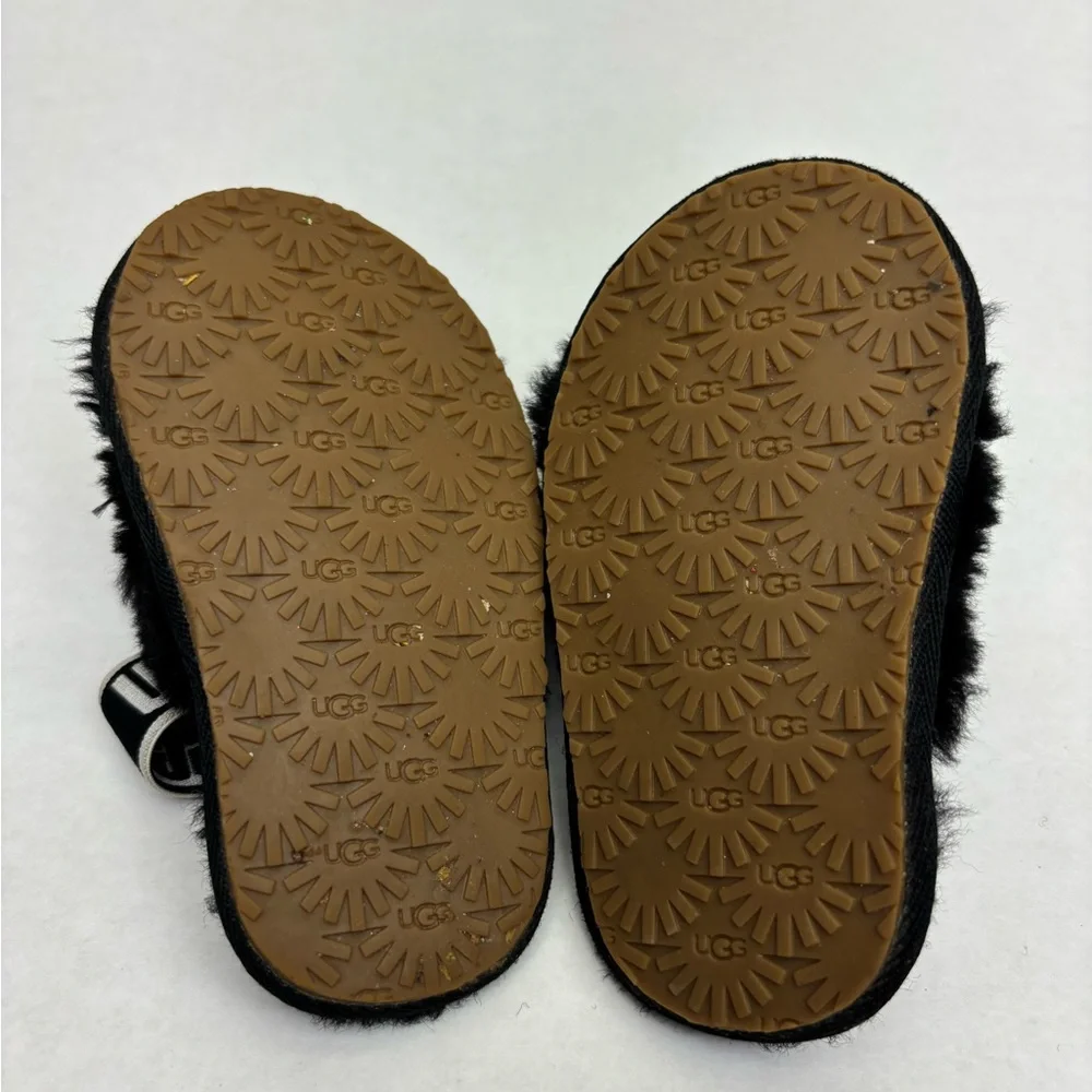 Ugg Black Plush Pom Pom Kids Slippers sz 6 baby